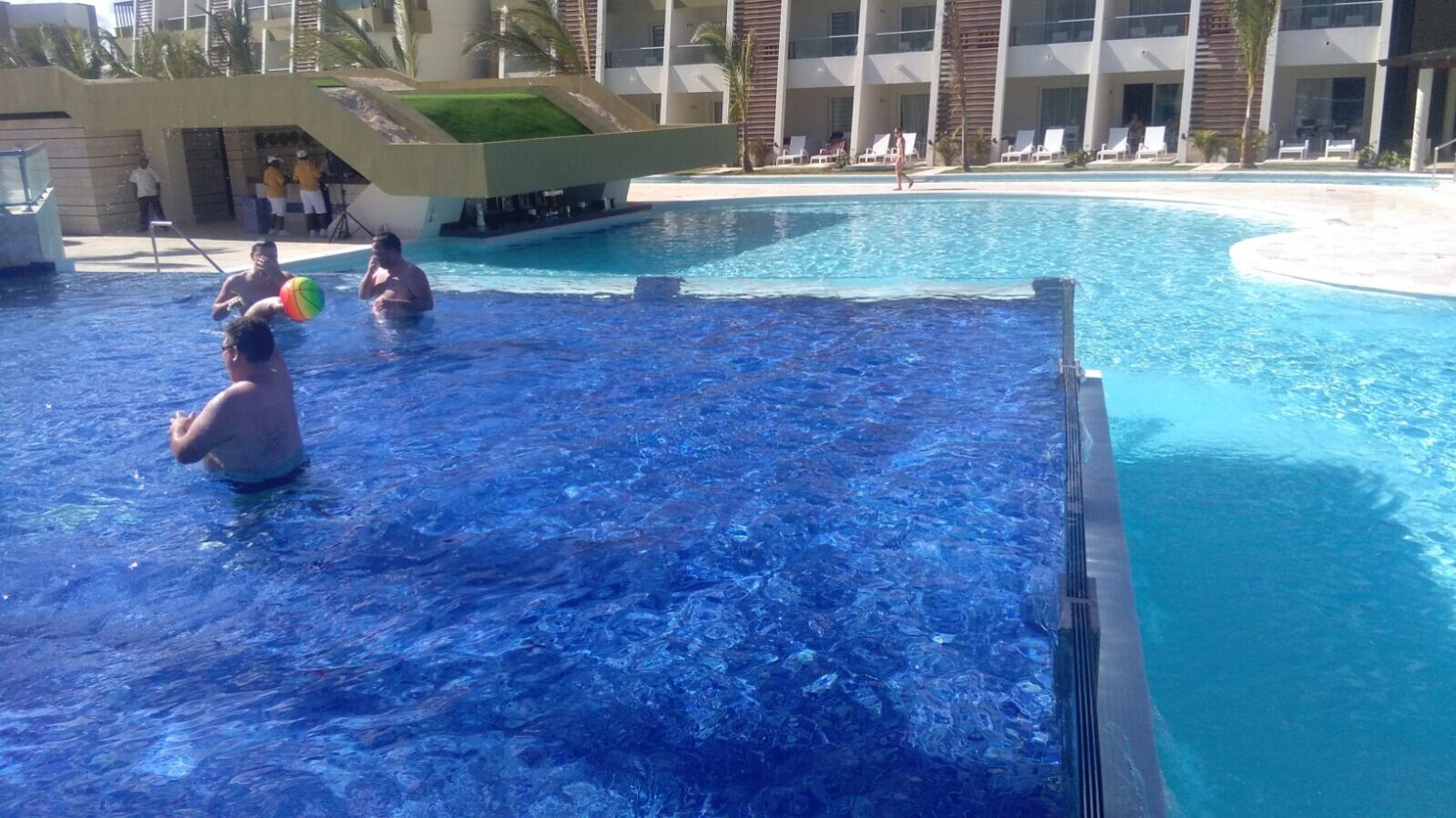 Hotel Caribecan - Punta Cana - Piscina de vidrio